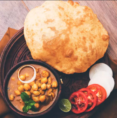 Choley Bhature (2pcs)